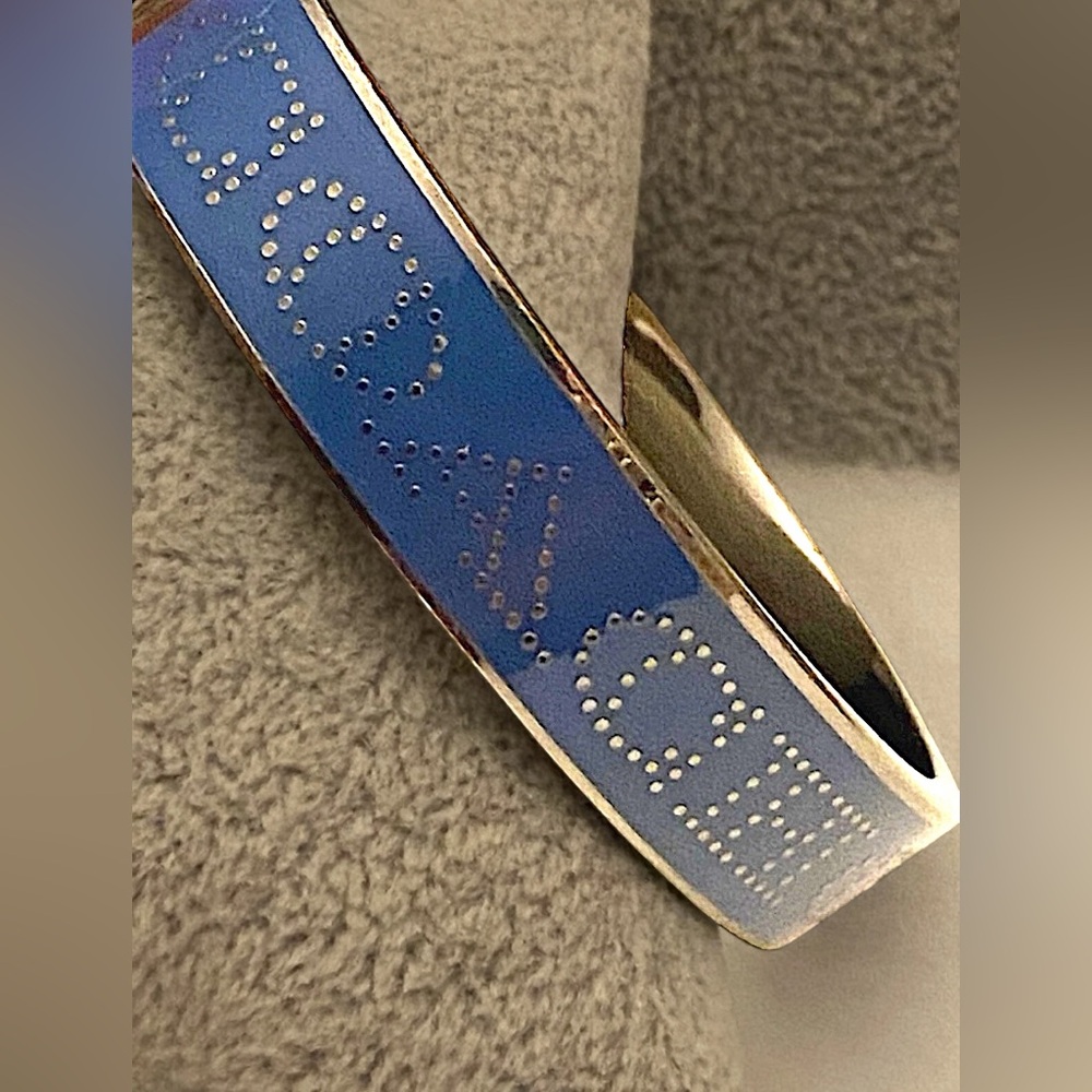 Coach Nwt half inch Enamel hinged Bangle Bracelet